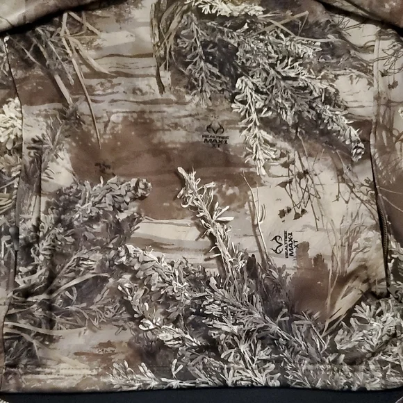 Realtree Brown and Tan Camouflage Jacket - Picture 5 of 8
